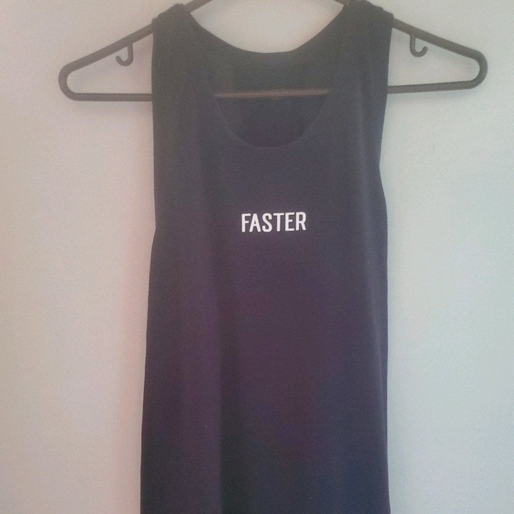 Workout tank with mesh opening in back